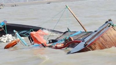 মেঘনায় ট্রলারডুবি, জেলে নিহত