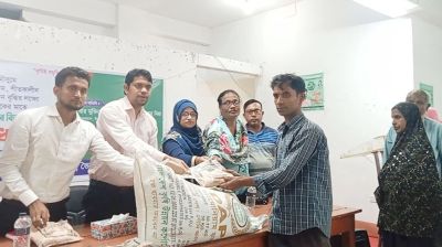 ভৈরবে বিনামূল্যে বীজ ও সার বিতরণ