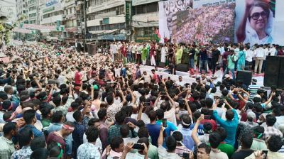 লোকে লোকারণ্য নয়াপল্টন