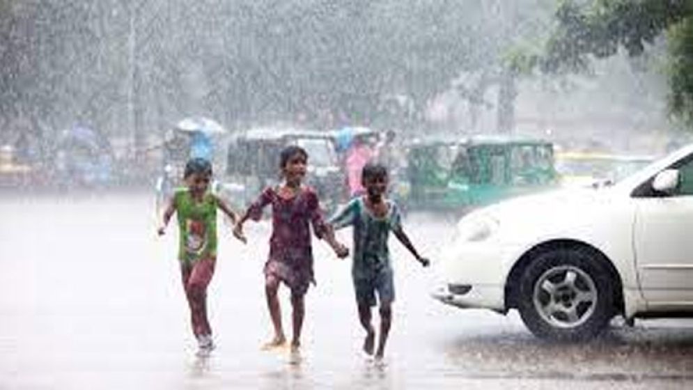 রাজধানীতে স্বস্তির বৃষ্টি