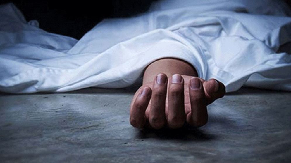 রাস্তার পাশে পড়েছিল শিশুর মাথা থেঁতলানো লাশ