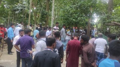 বাবার কবরের পাশে চিরনিদ্রায় শায়িত সেই লামিয়া