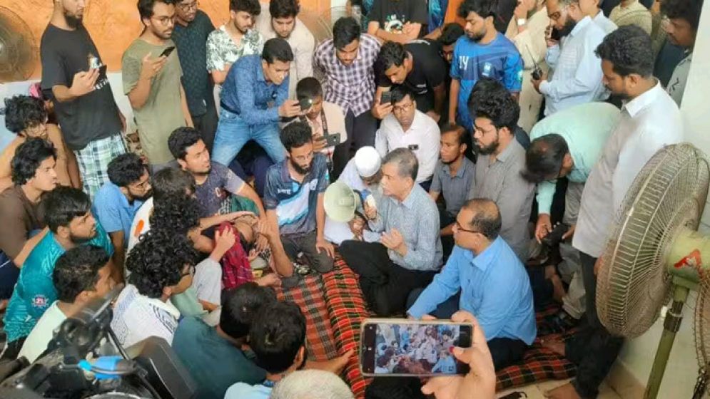 অনশনে অনড় কুয়েট শিক্ষার্থীরা