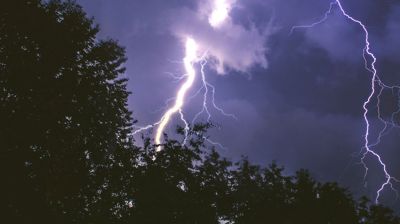 বজ্রপাতে প্রাণ গেলো দুই শ্রমিকের