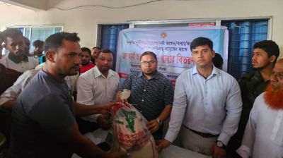 কলাপাড়ায় ক্ষতিগ্রস্ত ১২০০ পরিবার পেল ত্রাণ সহায়তা 