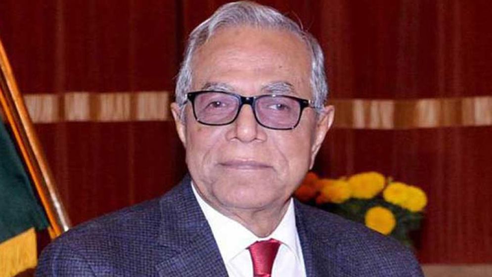 ছেলেসহ দেশ ছাড়লেন সাবেক রাষ্ট্রপতি আবদুল হামিদ